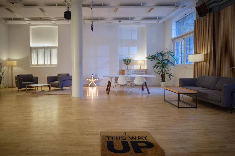 Spacious Photo / Film Studio Spacious Photo / Film Studio