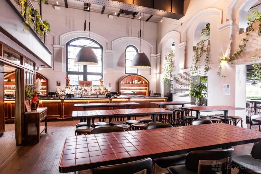 Exclusive Groundfloor at