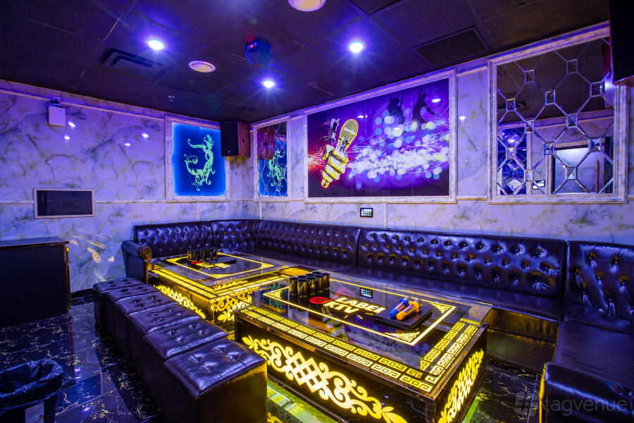 Room 17 - Party Room at
