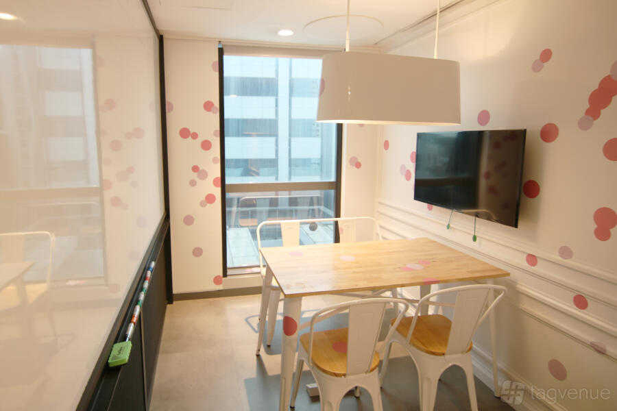 4 Pax Meeting Room 4 Pax Meeting Room