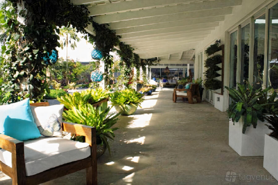 Tent+Lounge+Additional Areas at Movement Oasis Homeset