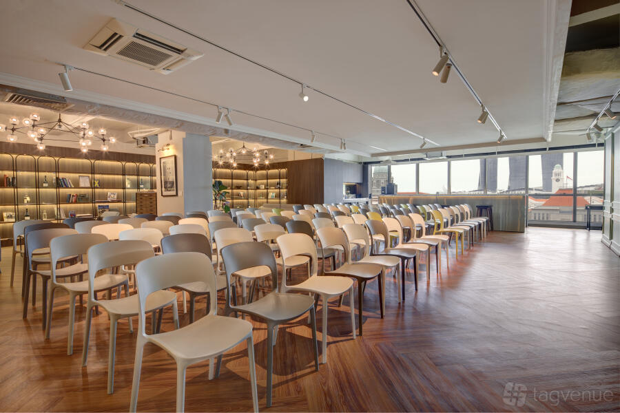 Level 8 Lounge at