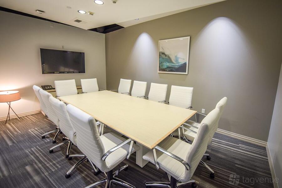 Large Conference Room Large Conference Room