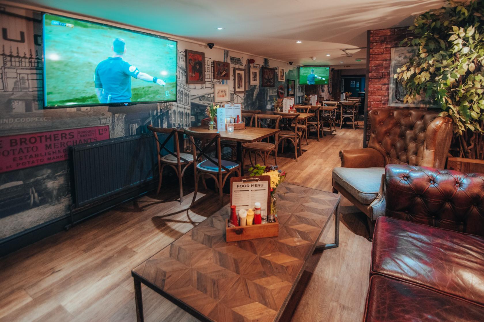 The Lounge Room - St Christophers Inn - Event Venue Hire - Tagvenue.com