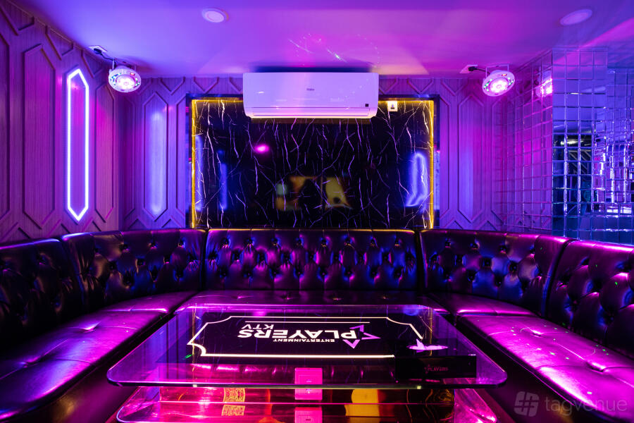 Party Room Deluxe Plus 803 at