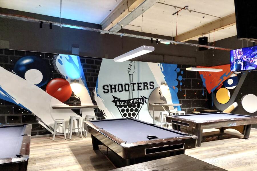 Shooters Rack 'N' Roll at