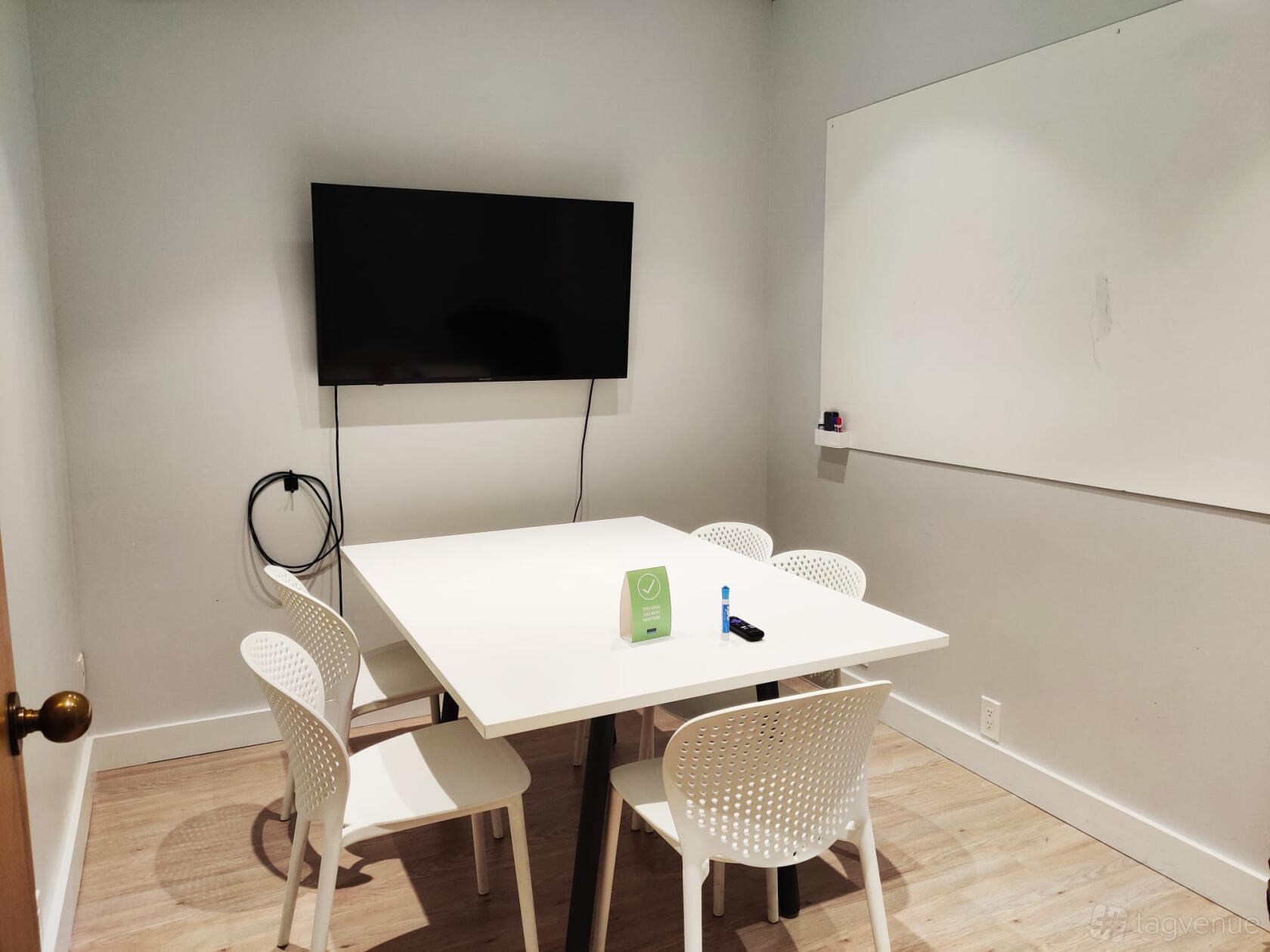 5 Seater Meeting Room at Startuptive at Startuptive