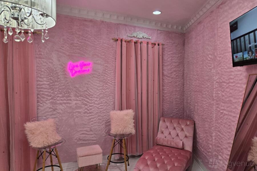 The Pink Parlor | All Pink The Pink Parlor | All Pink