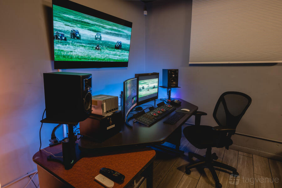 Color Suite & Edit Bay Color Suite & Edit Bay