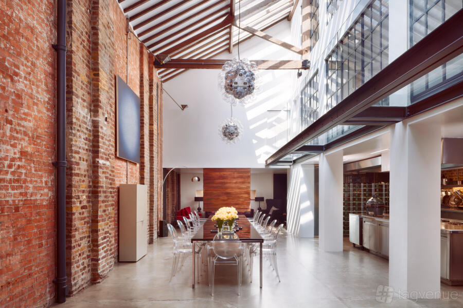 Whole venue Whole venue