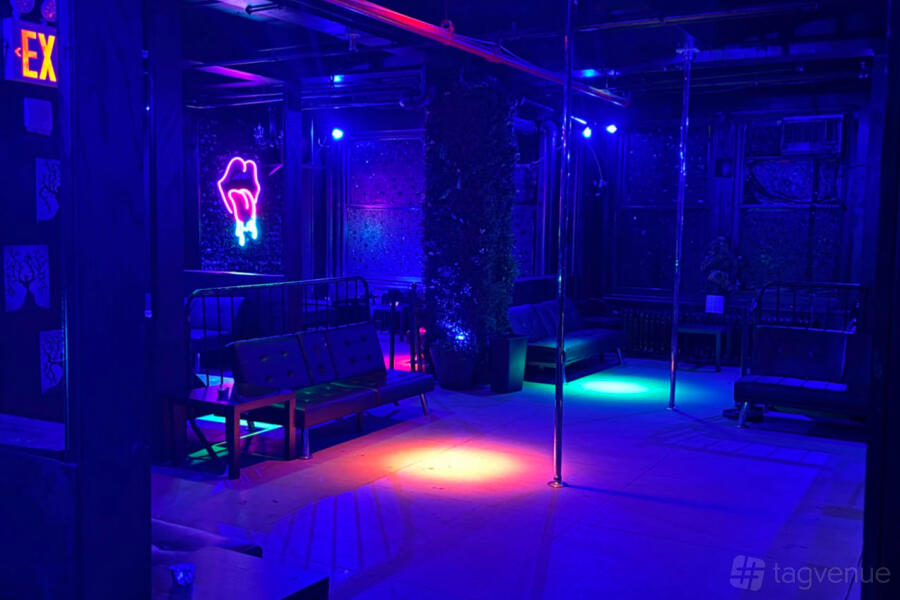 Entire Space Entire Space