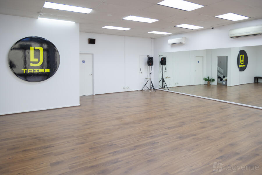 Medium Studio Downstairs Medium Studio Downstairs