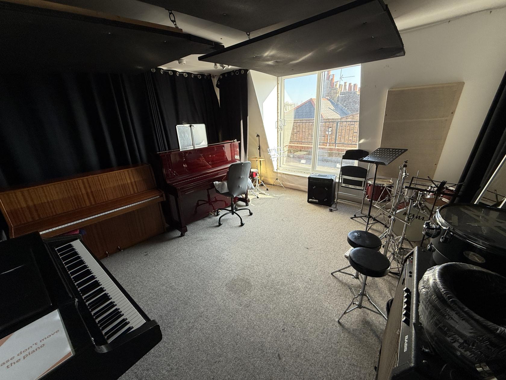 Many Instruments Room Music Room - artsHouse - Event Venue Hire - Tagvenue.com
