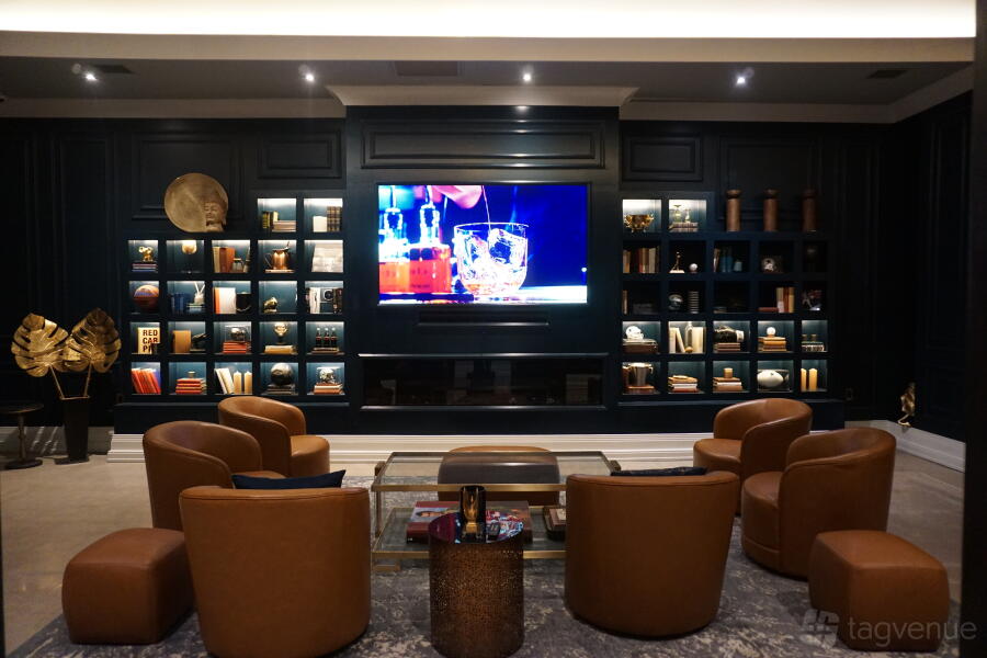 Legacy Lounge at