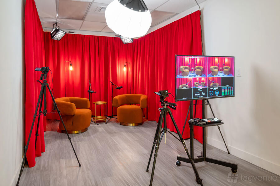 Red Podcast Set Red Podcast Set