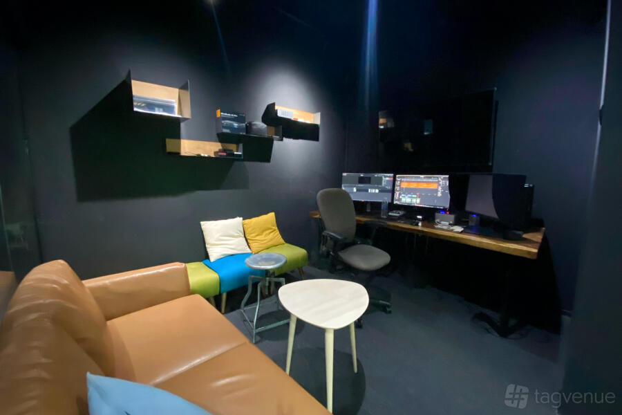 Video Editing & Grading Suite Video Editing & Grading Suite