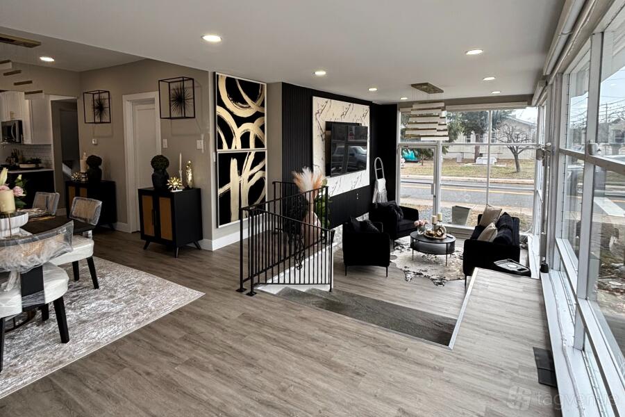 Broad & Luxe Studio 274 Broad & Luxe Studio 274