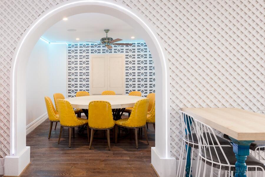 Dining Room at Mia Margarita