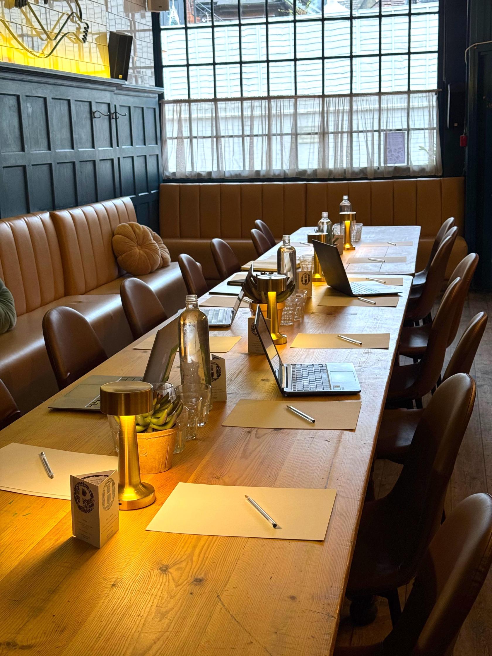 Private Room Rge Rd Private Room - Parlour - Event Venue Hire - Tagvenue.com