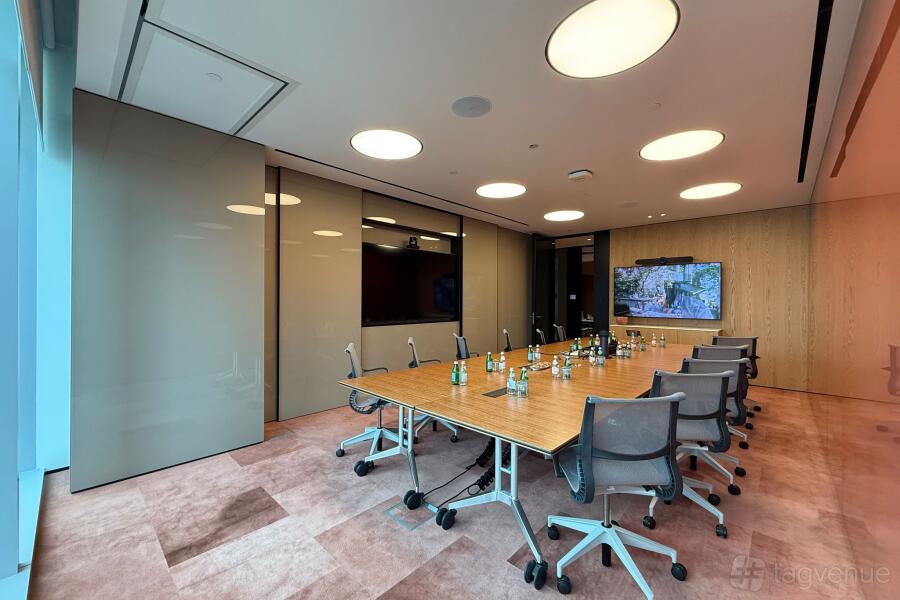 22A Ocean Financial Centre at