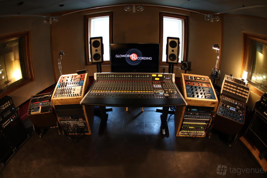 Studio 1 Studio 1