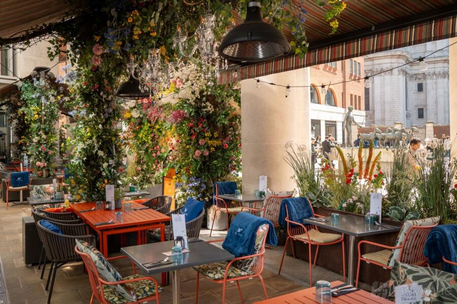 Main Bar + Terrace Main Bar + Terrace