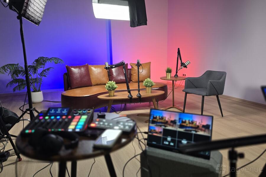Full Studio - Podcaster Setup Full Studio - Podcaster Setup
