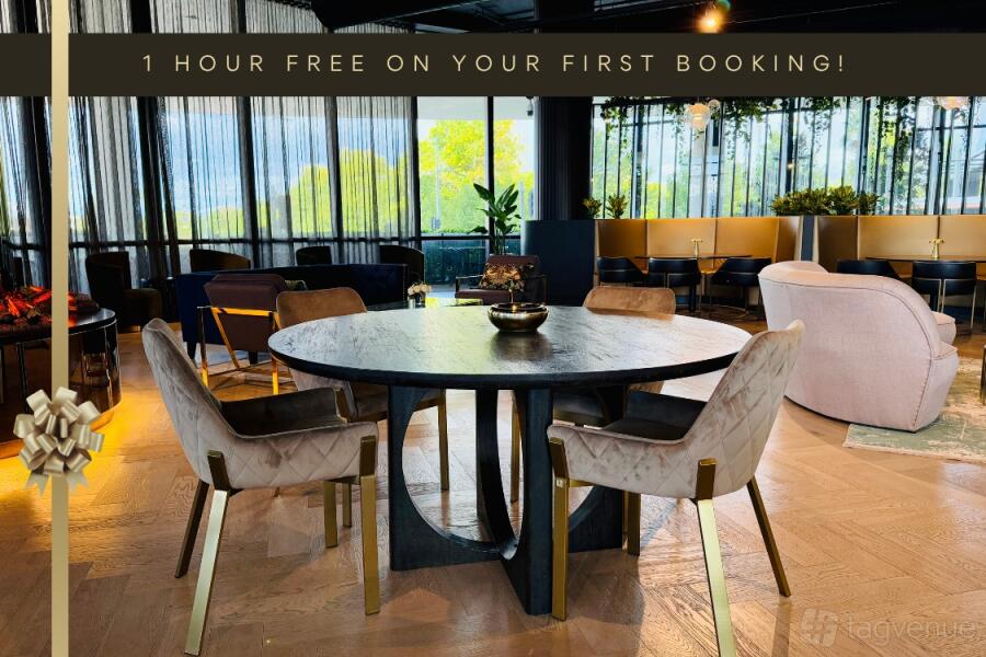 LOUIS MEETING LOUNGE at