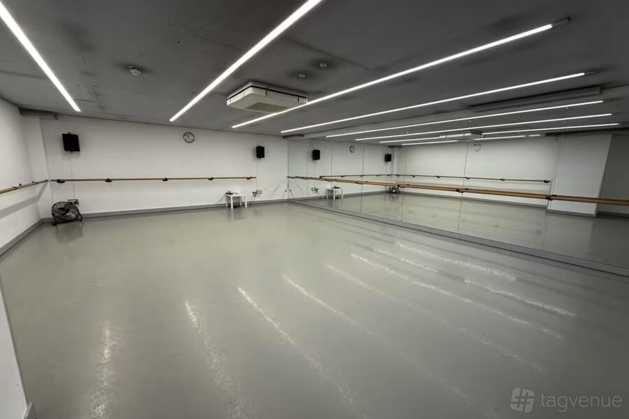 Studio 6 Studio 6