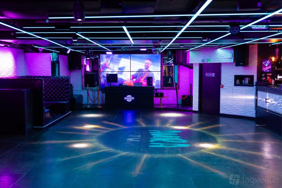 Azure Club Main Space - Aura - Event Venue Hire - Tagvenue.com