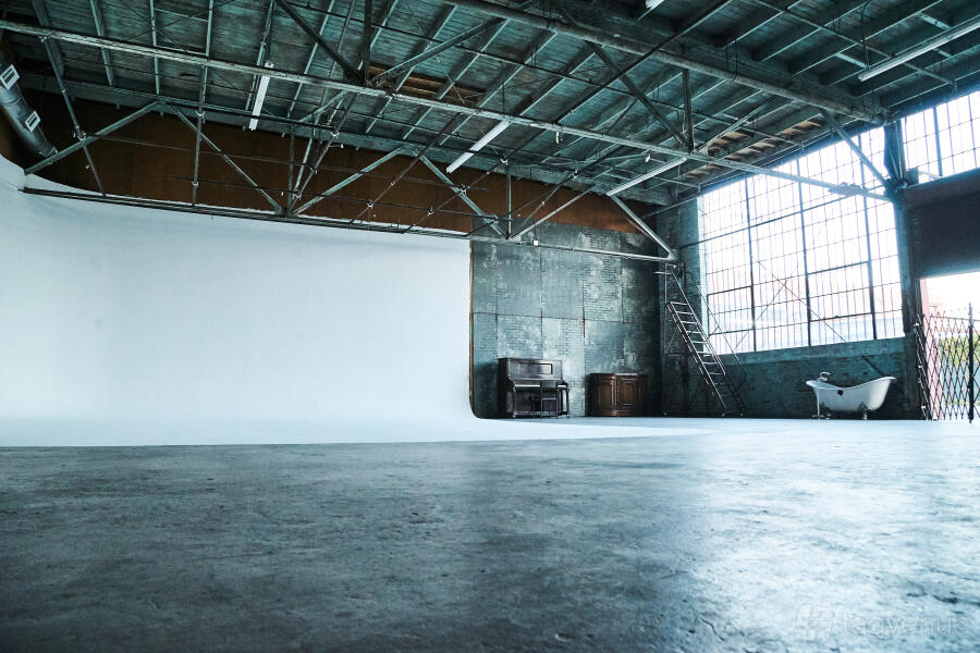 CYC Stage at Studios 60