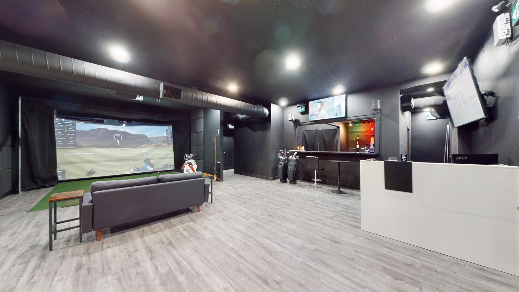 Club X Indoor Golf