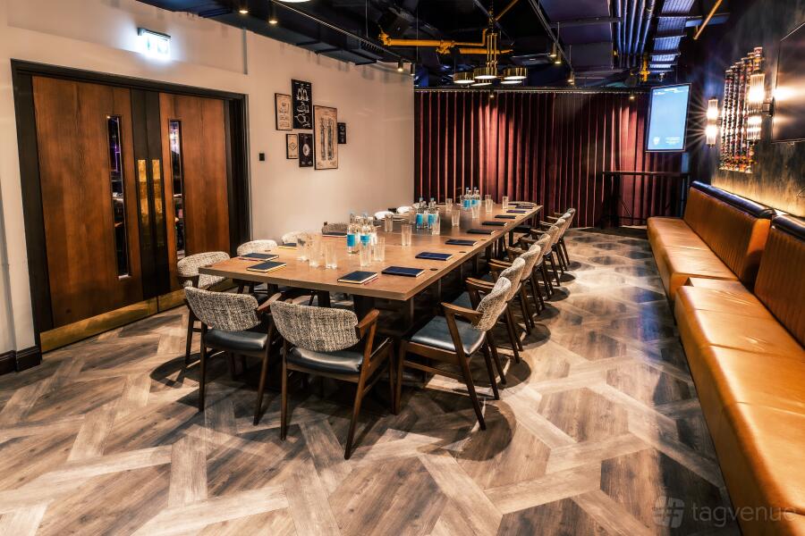 Emerald Meeting Room at