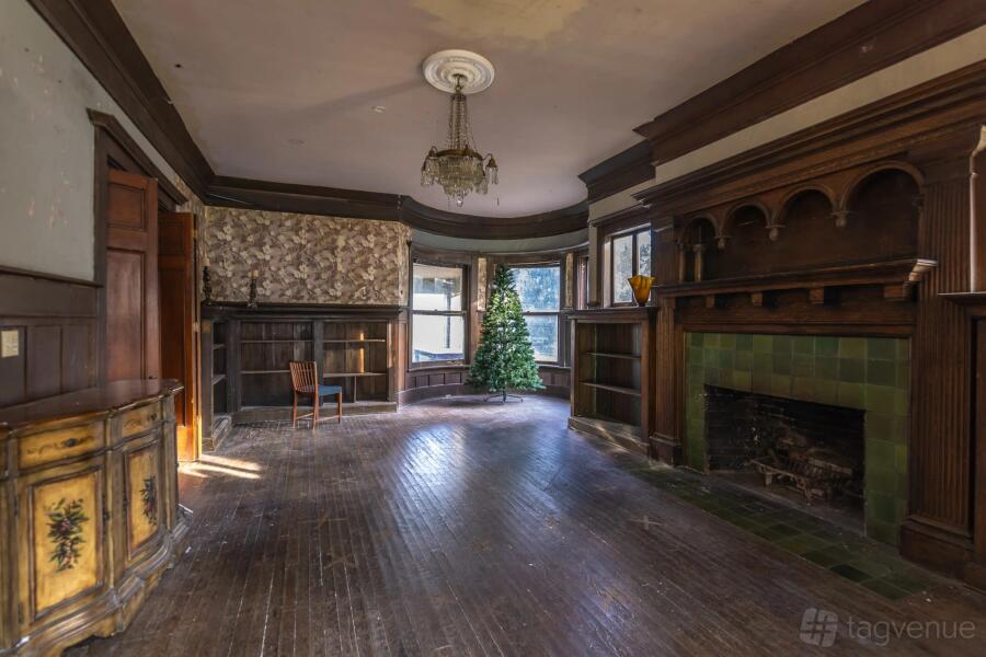 Vintage Mansion at The Beckett Mansion