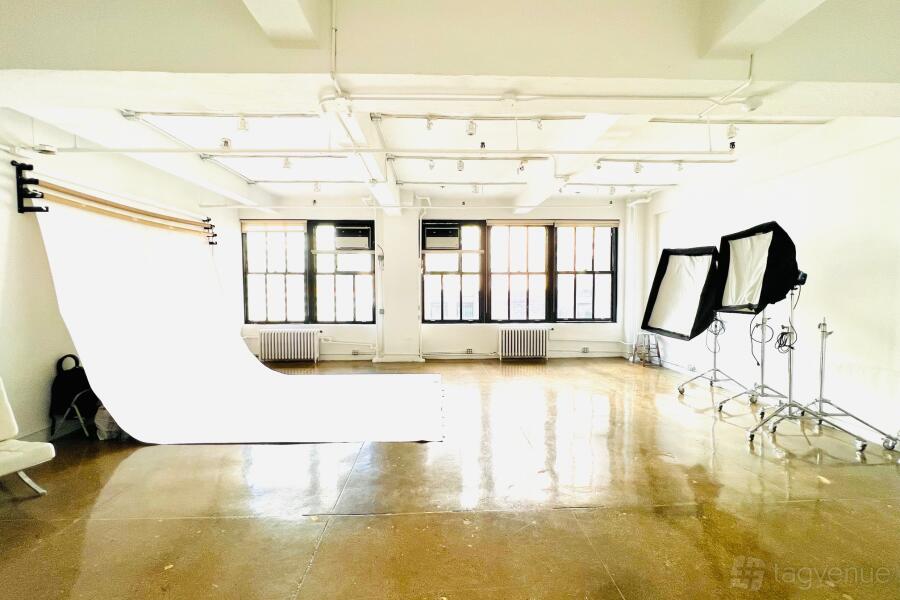 Photo Studio/Meeting Space Photo Studio/Meeting Space