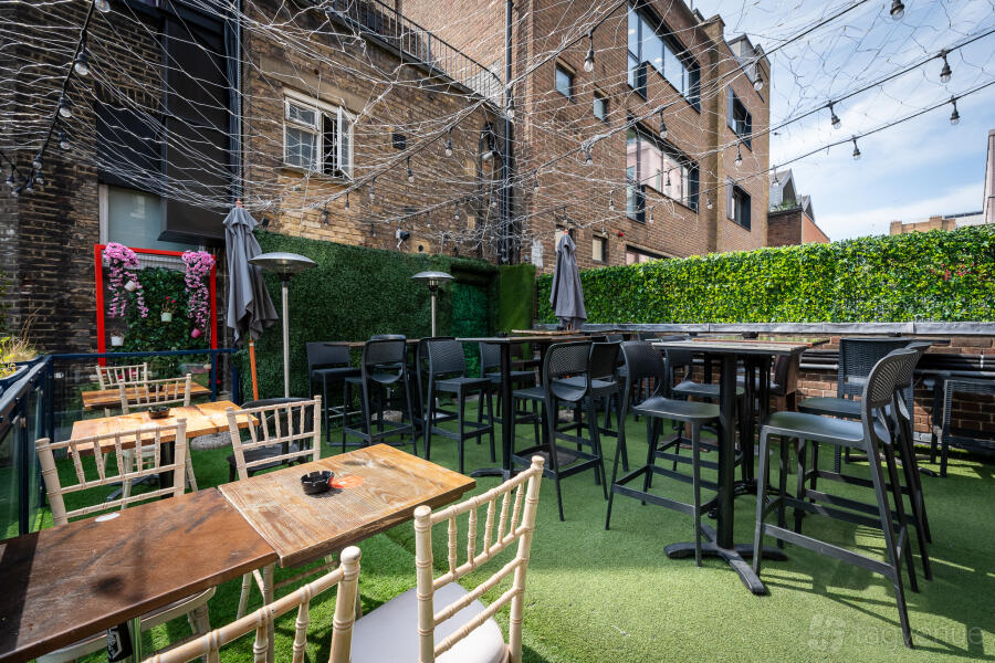 Outdoor roof Terrace at Soho Zebrano