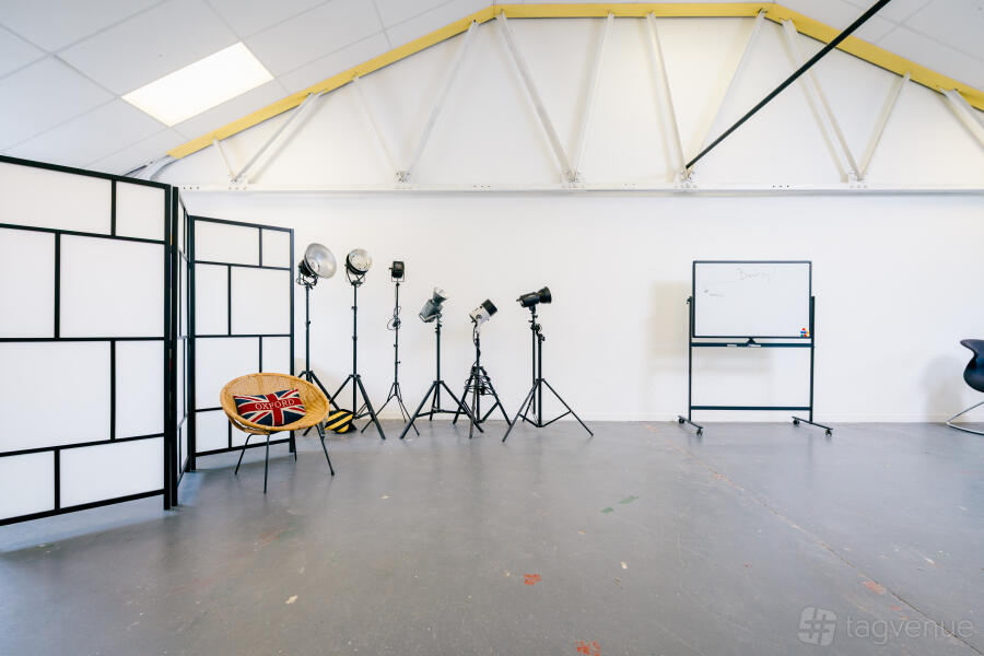 Cambridge Chronicles Studio Cambridge Chronicles Studio