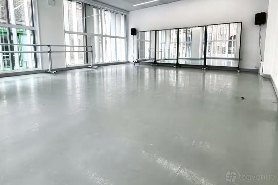 Studio 1 Studio 1