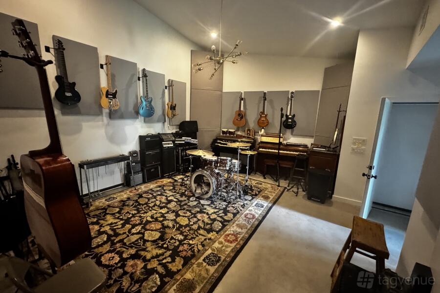 Hungry Dog Sound & Studio Hungry Dog Sound & Studio
