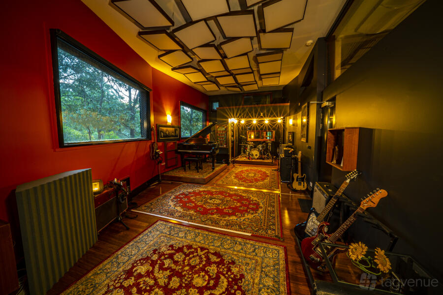 Entire Studio Entire Studio