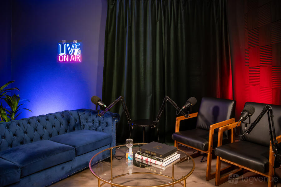 Brookie Podcast Studio Brookie Podcast Studio