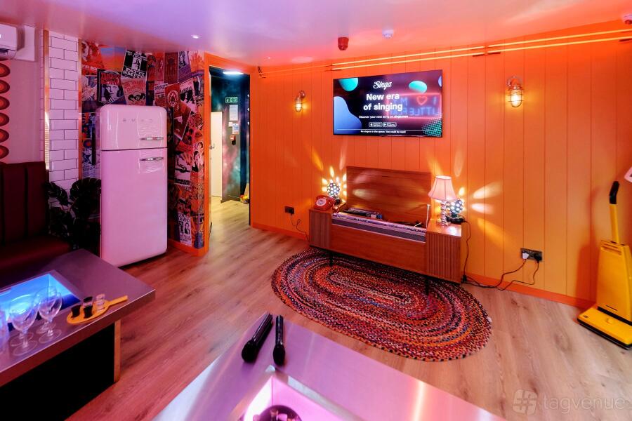 Karaoke private room Karaoke private room