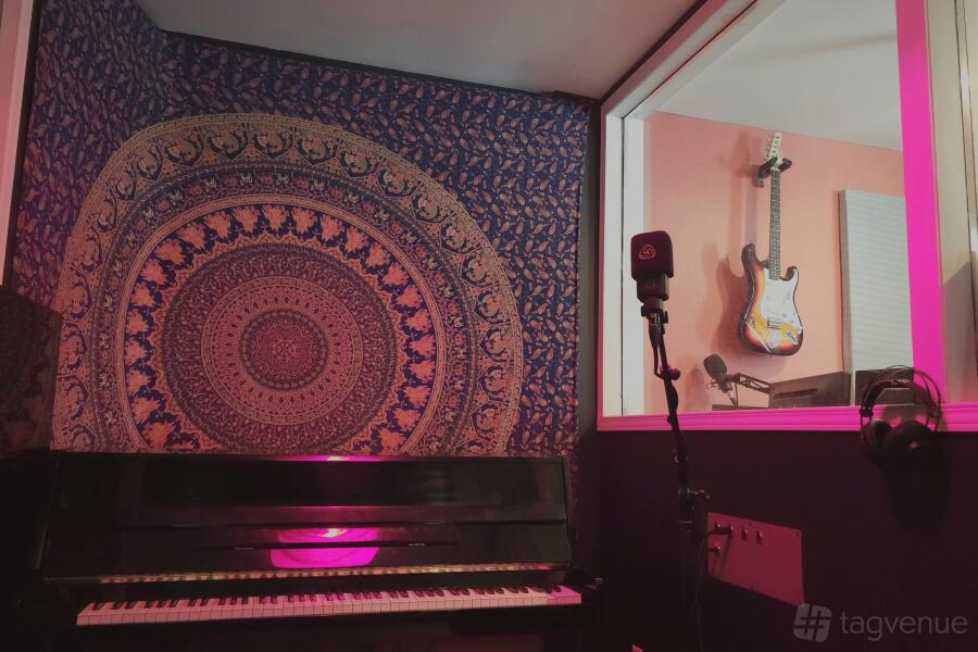 Entire Studio Entire Studio