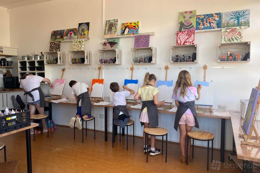 Room 1 Room 1