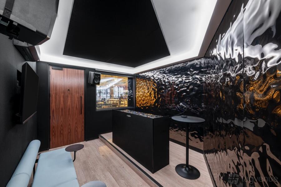 DJ/Party Studio SE London at Qube Elephant