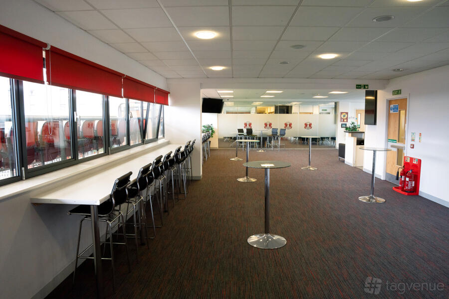 E10 Lounge E10 Lounge