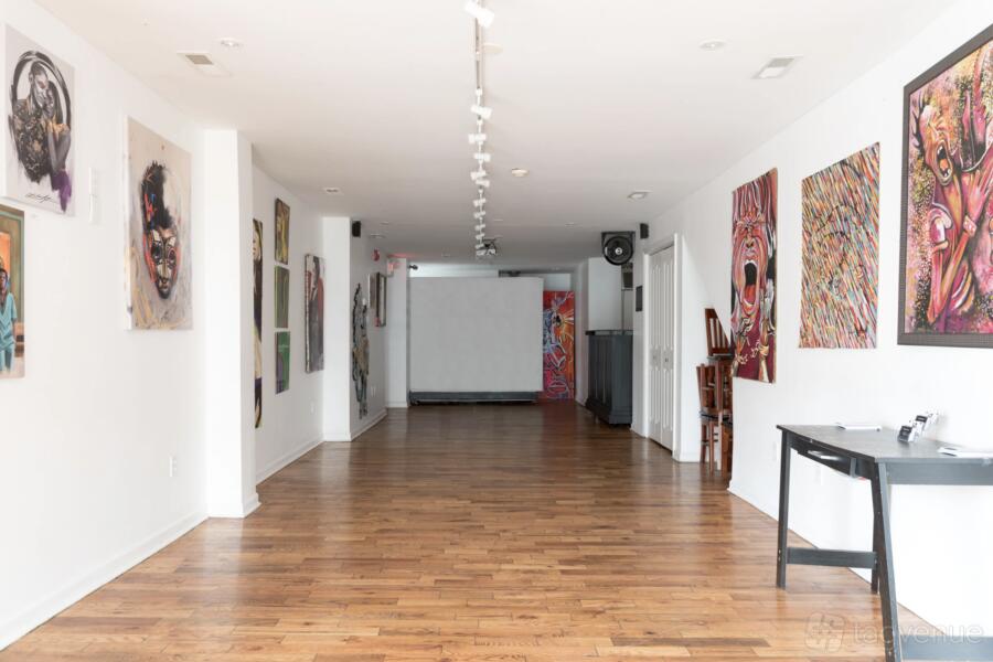 Entire Gallery Entire Gallery