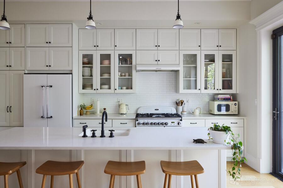 Serene Shoot-Ready Townhouse Serene Shoot-Ready Townhouse
