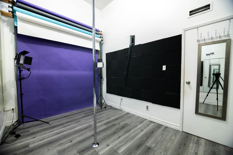 Out Studio 12 ft Pole Studio + Backdrops - Shiki Studios - Event Venue Rental ...
