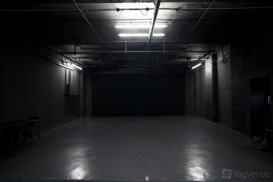 XL Blackout room XL Blackout room